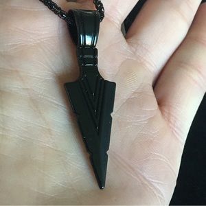 Black Arrow Point Pendant Chain Necklace